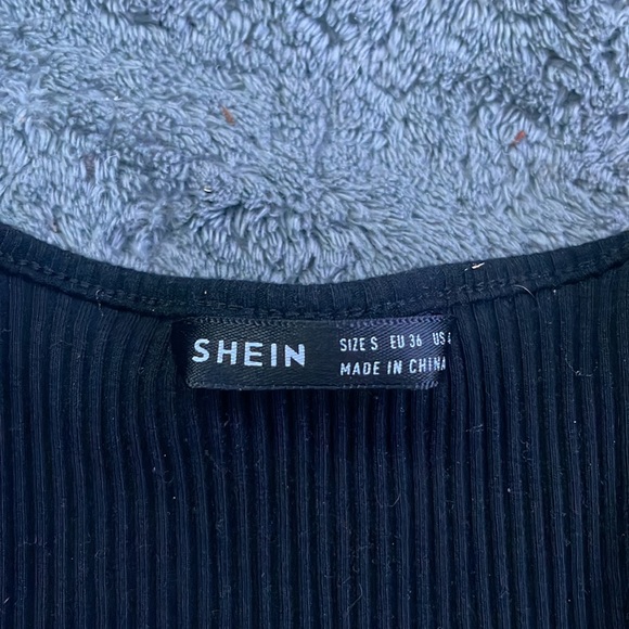 crop top size small - Picture 2 of 2